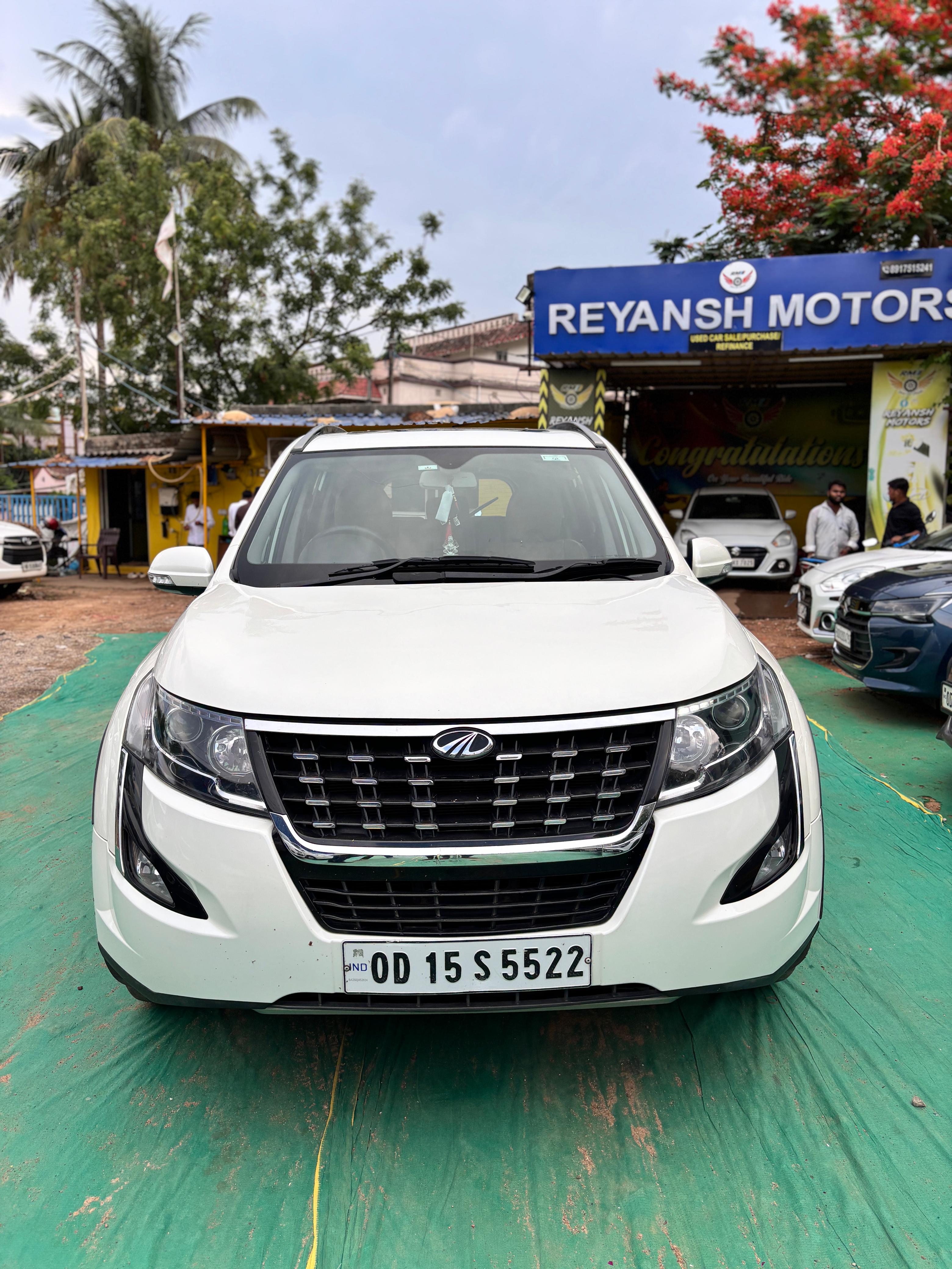Mahindra  Xuv500 Fwd W11