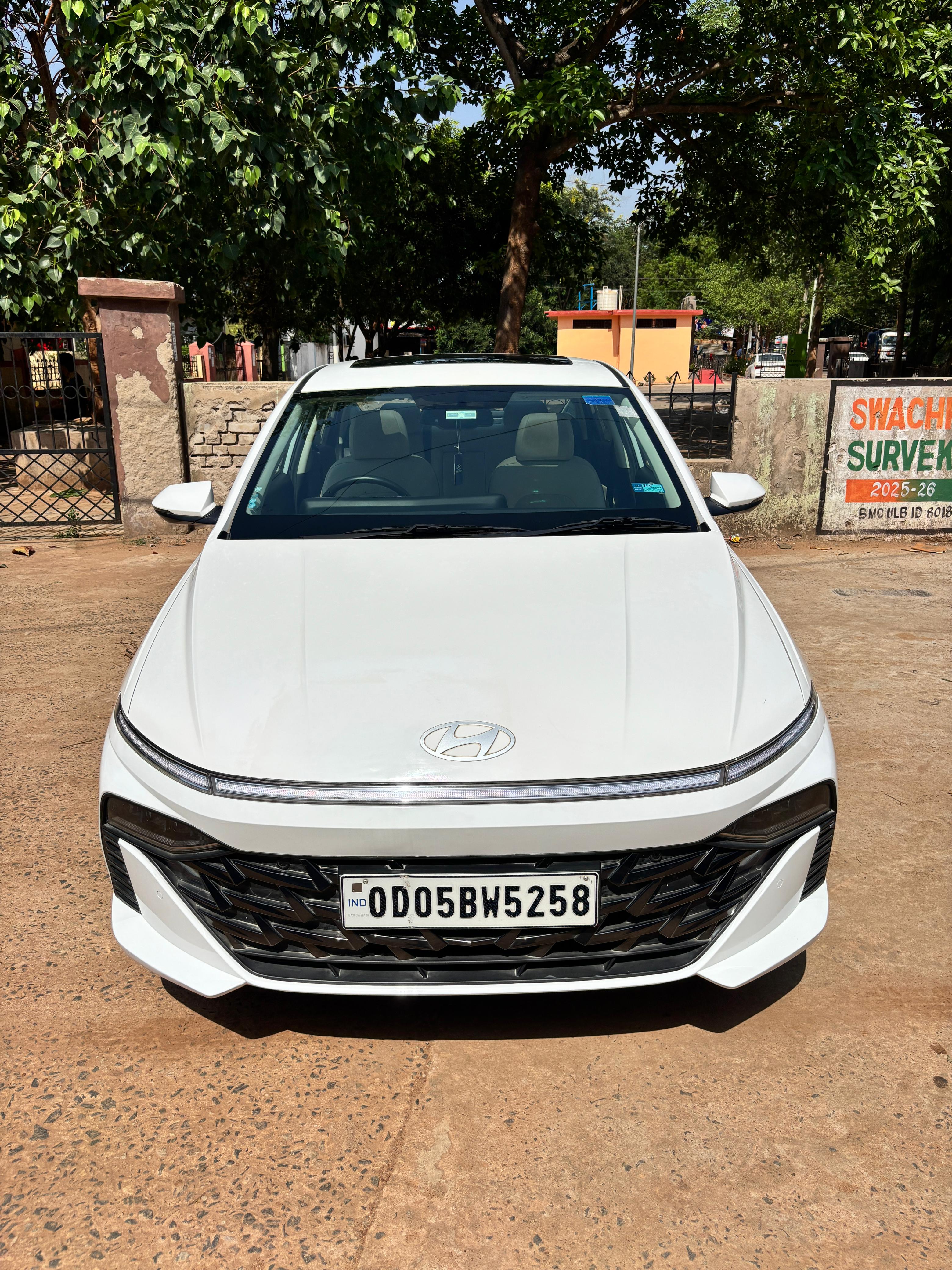 Hyundai Verna 1.5 Mpi  Mt Sx(O)